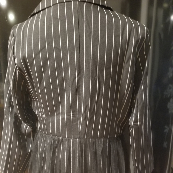 Unique designed Dress - Picture 5 of 12